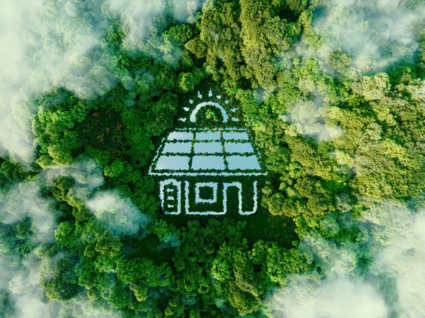 A,Lake,In,The,Shape,Of,A,House,With,Solar